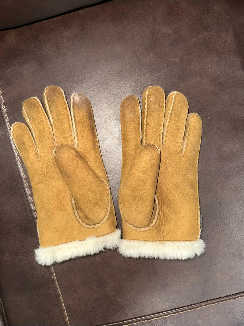 UGG Bailey Button Shearling-Trim Gloves Size S